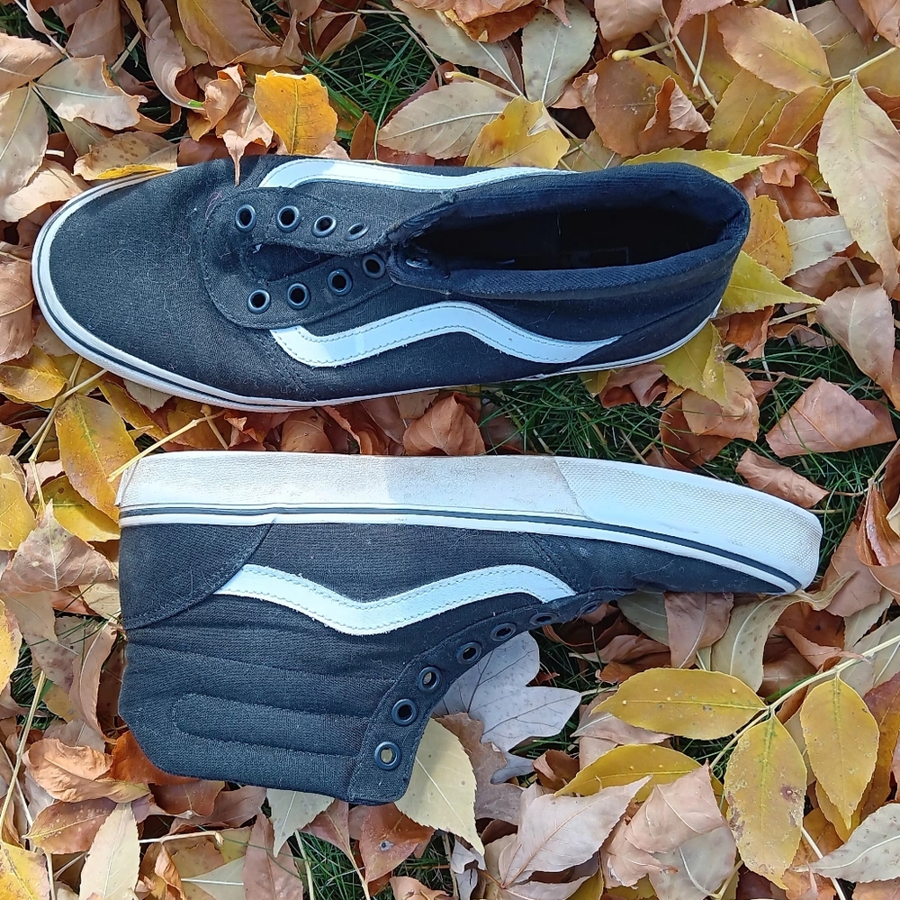 Vans Size 7.5 Women's Hightop Shoes